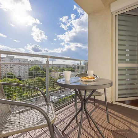 Elegant With Parking Close To Metro Station By Renters Apartment