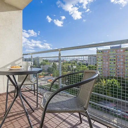 Apartment Elegant With Parking Close To Metro Station By Renters Warsaw