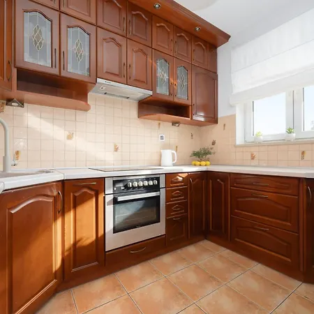 Elegant With Parking Close To Metro Station By Renters Apartment