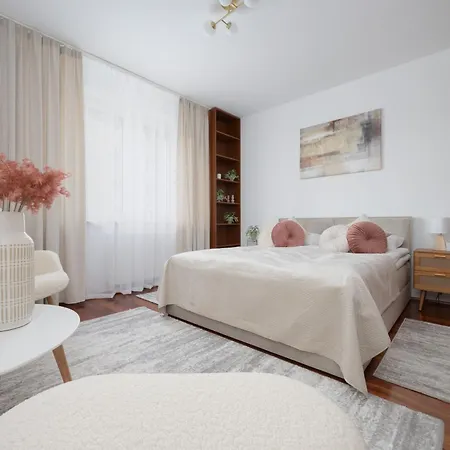 Elegant With Parking Close To Metro Station By Renters Apartment *